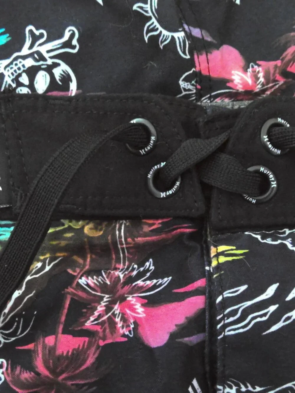 Hurley Boy's Board Shorts Tropical Floral Surf Skull Palm Tree Print Sz 14 / 27